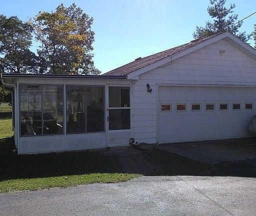 4th image of 1511 S Burlington Dr