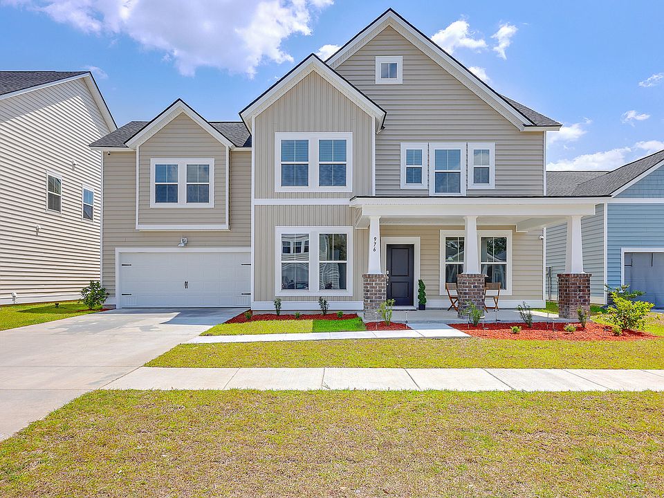 1st image of 976 Arrowwood Way