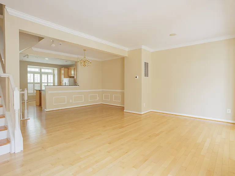 500 Monroe Point Dr — Photo 11