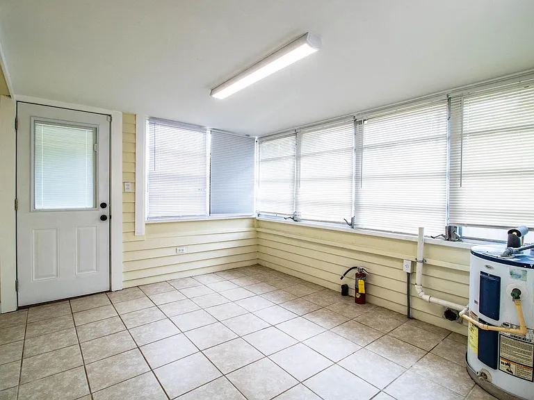 412 E Tillman Ave — Photo 14