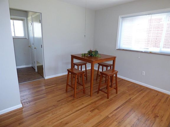 5th image of 343 Glen Oaks Dr
