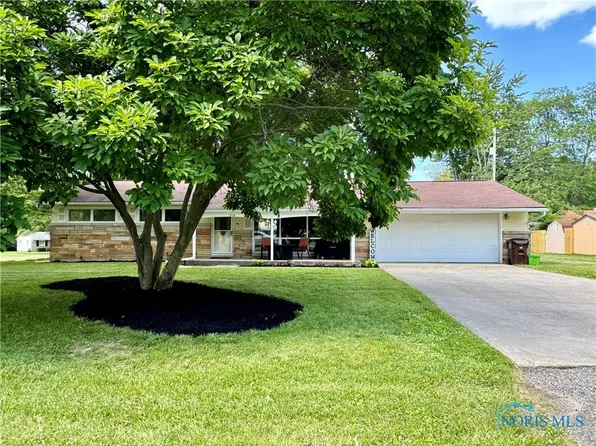 216 Seither Dr, Defiance, OH 43512