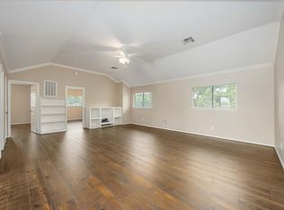 5498 Appleblossom Ln, Friendswood, TX 77546