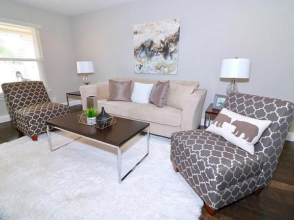 3rd image of 73 Regents Park Dr