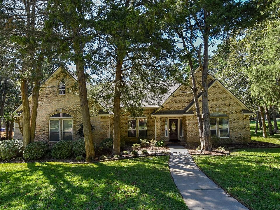 1st image of 209 Oakmont Dr