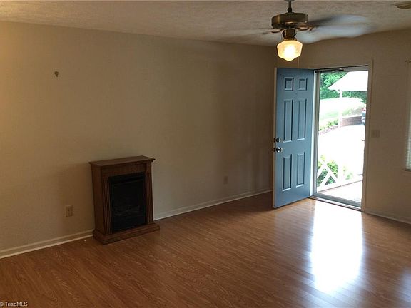 3rd image of 2027 N Main St #A