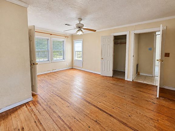 6th image of 805 Alice St