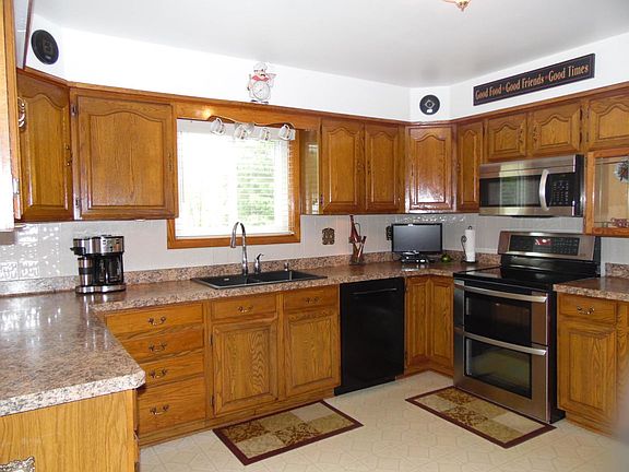 4th image of 10610 S Sommers Cir