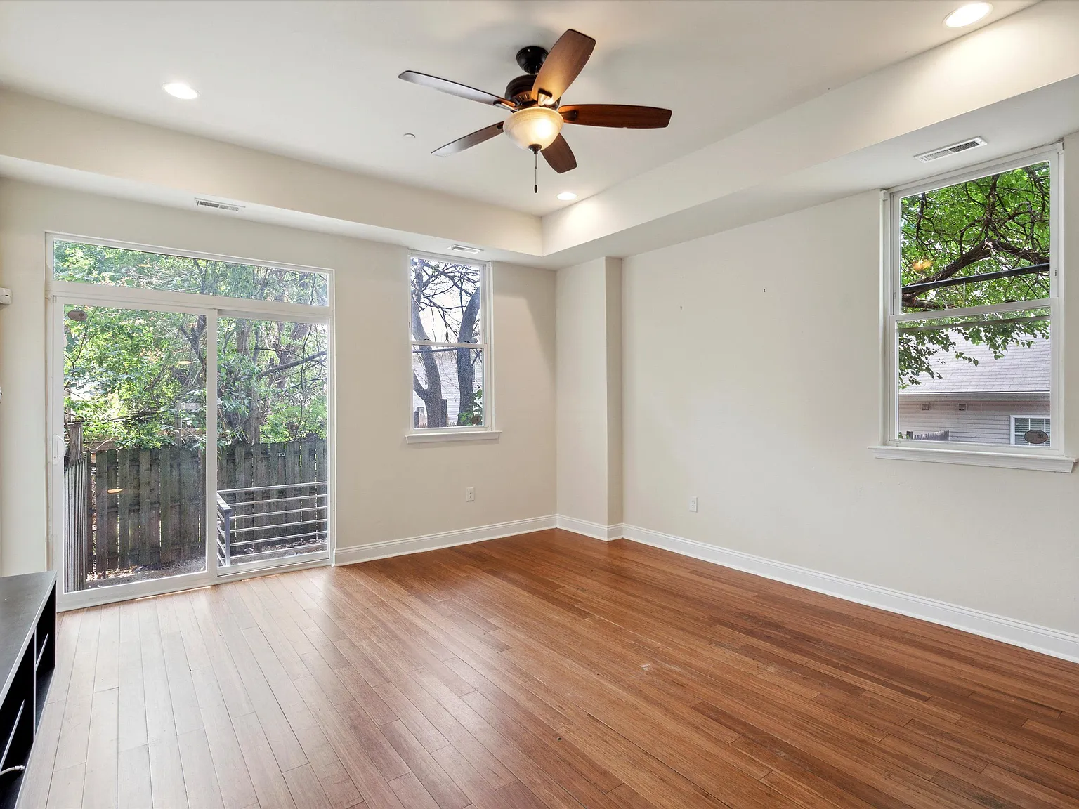 1832 W Montgomery Ave — Photo 4