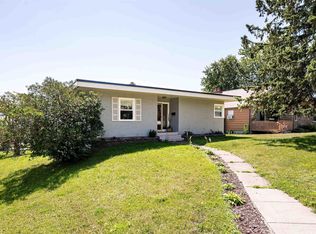 2702 W 15th St, Duluth, MN 55806