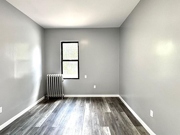 3rd image of 1870 Seward Ave #2