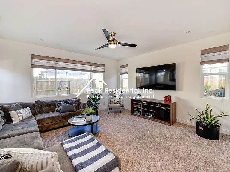 12753 Glass Beach Dr — Photo 30
