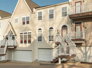 413 S Geyer Rd UNIT 2, Saint Louis, MO 63122