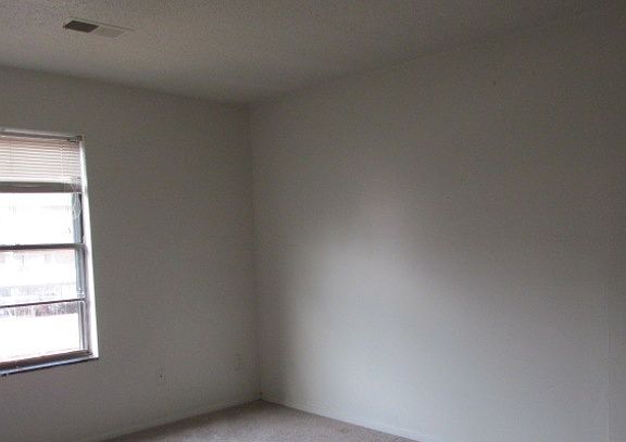 4th image of 4893 Southworth Ct