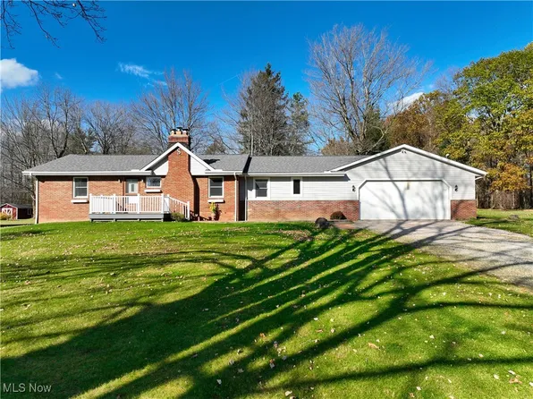 8650 Carmichael Dr, Chesterland, OH 44026