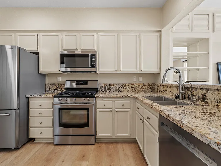 13254 Tiverton Rd — Photo 10