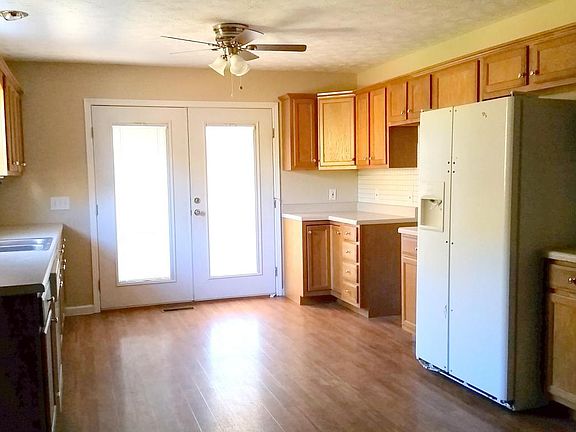 5th image of 150 Dustin Ln