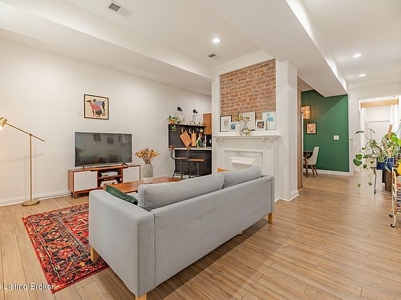 3rd image of 417 Camp St