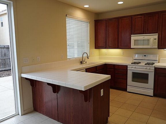 4th image of 1177 Manza Cir
