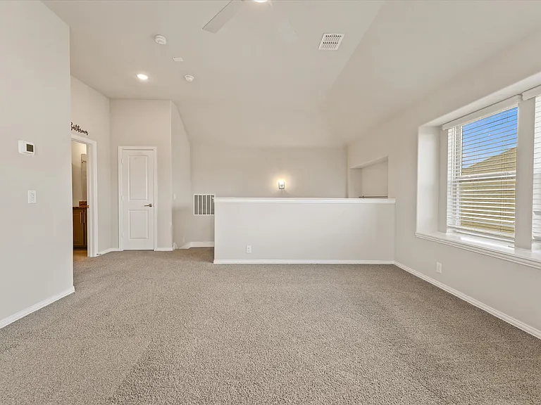 2413 Loxley Dr — Photo 2