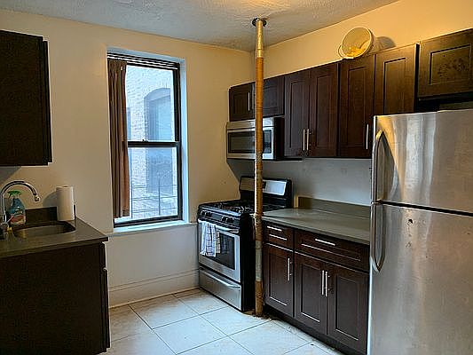 5th image of 48 Saint Nicholas Pl APT 57