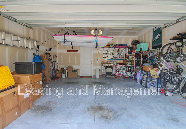 2352 Lantern St — Photo 33