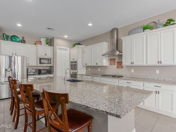 5th image of 1218 W LAYLAND Avenue