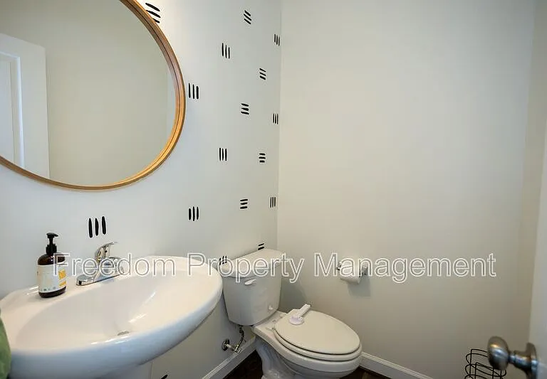 2425 Morgans Point Dr — Photo 20