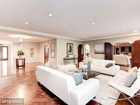 4th image of 2616 N Nelson St