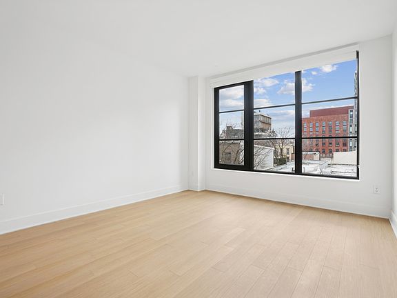 4th image of 499 President St #337