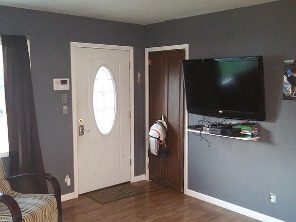 3rd image of 803 5th Ave N