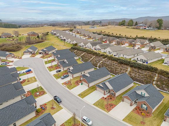3rd image of 70 Gavins Ct NW