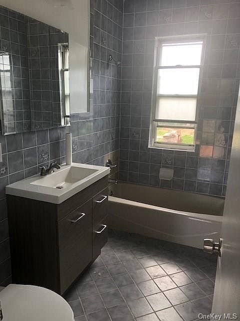 1st image of 107 Thurton Pl #2