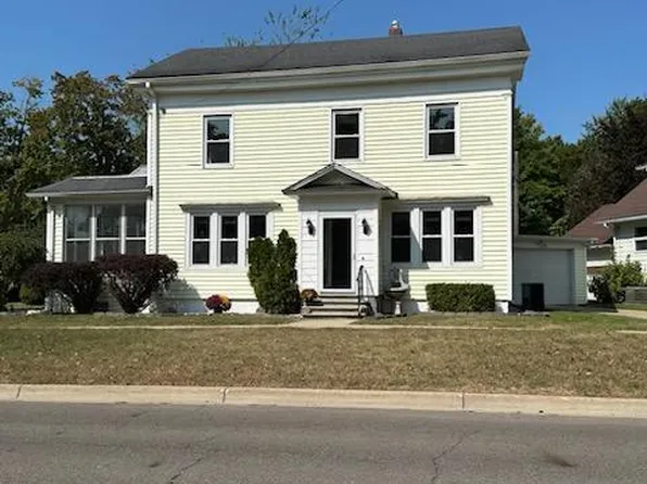 304 E Bennett St, Three Rivers, MI 49093