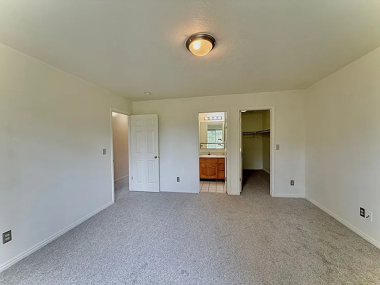 1080 E Elgin Ave — Photo 19
