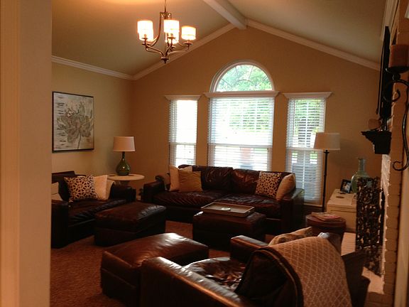 3rd image of 13 Northridge Dr