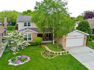 643 Longtree Dr, Wheeling, IL 60090