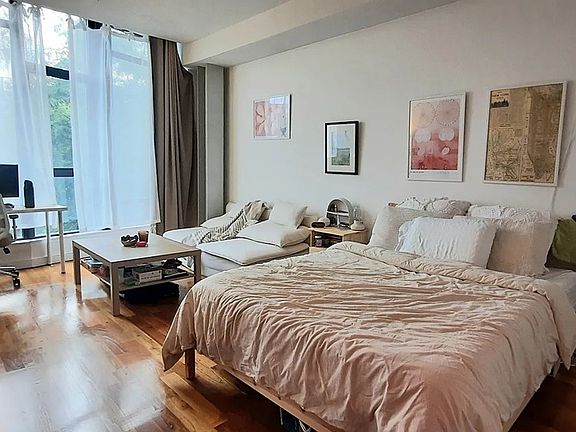 5th image of 161 N 4th St APT 3A
