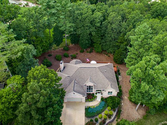4th image of 25 Belvedere Ln