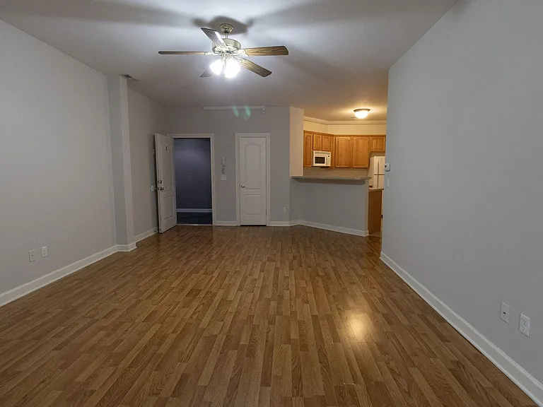 1005 Club Village Dr — Photo 3
