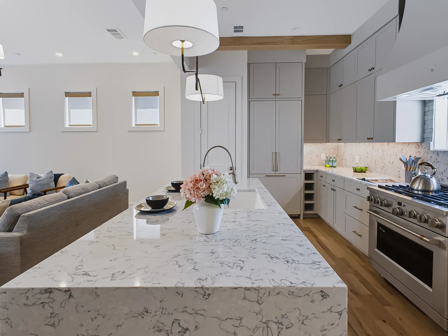 2 bed, 2.5 bath, 1448 sqft, $7,500 — Photo 4