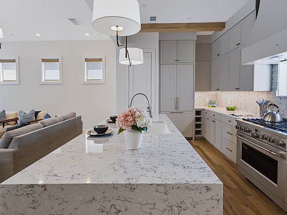 4th image of 4509 Emerson Ave #4