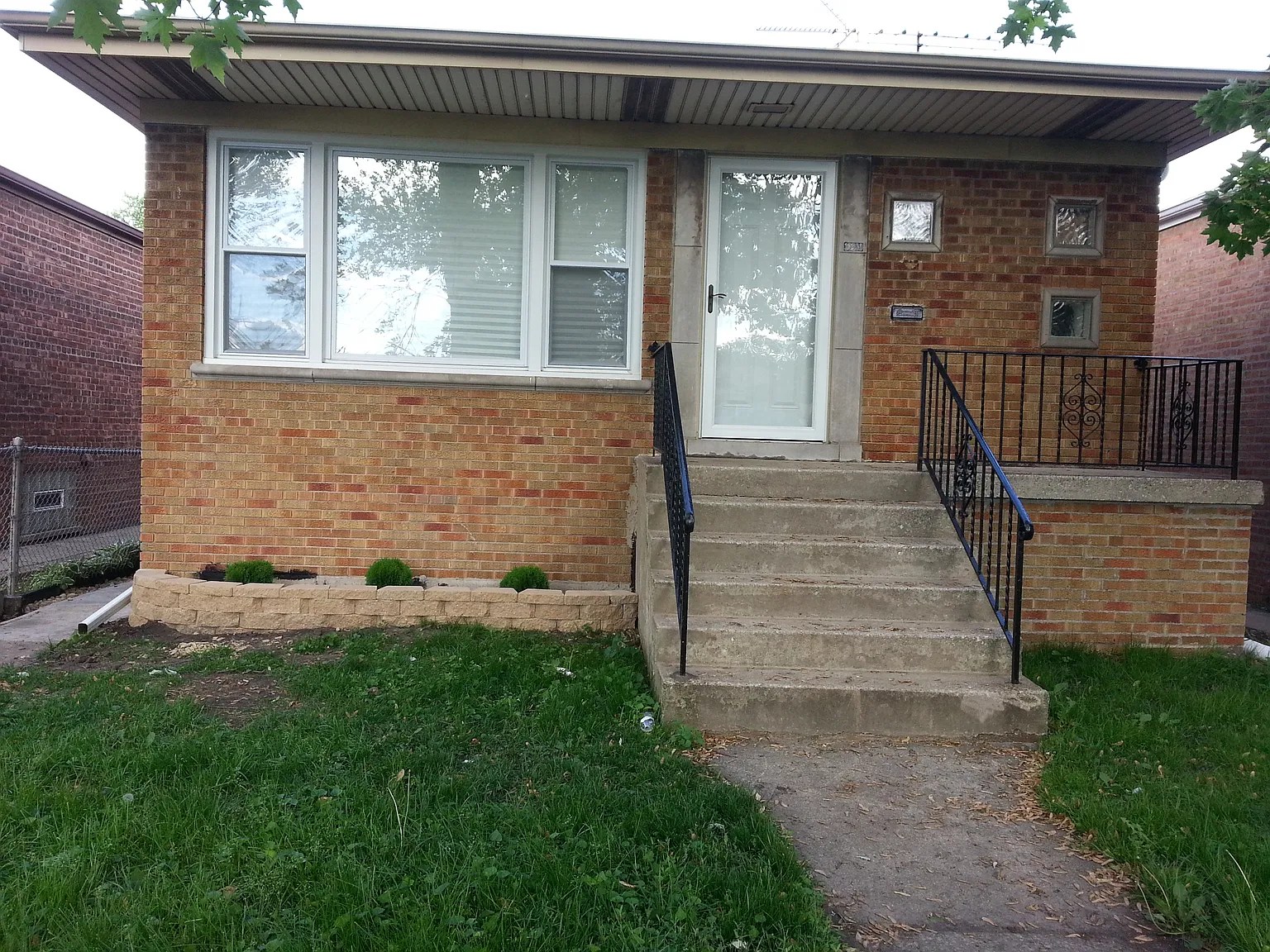 10939 S Mackinaw Ave photo 1