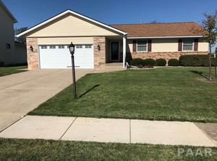 1410 Hampton Rd, Washington, IL 61571