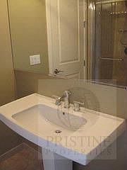 4th image of 3221 N Sheffield Ave APT 3S