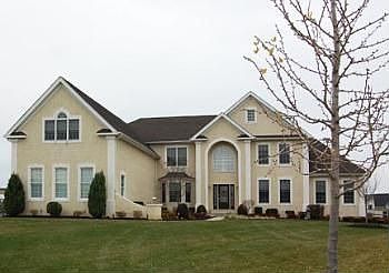 1st image of 117 Trotter Dr W