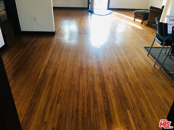 5th image of 1032 N Townsend Ave