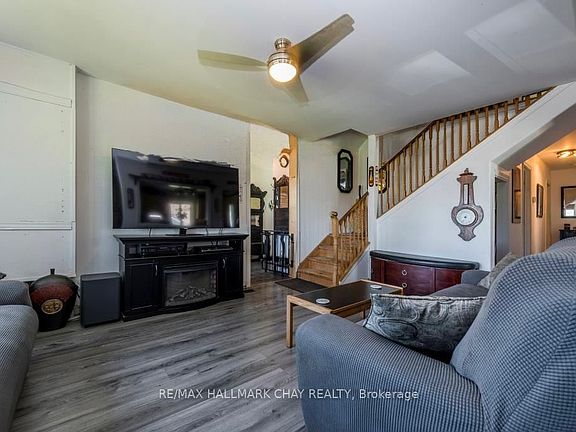 4th image of 736 Lakelands Ave
