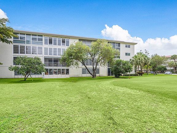 3rd image of 3404 Bimini Lane #D1