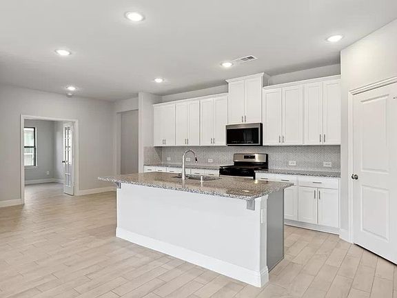 5th image of 3215 Emerald Edge Dr